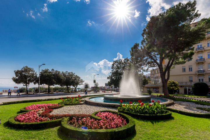 OPATIJA, BREGI - Vila novogradnja u mediteranskom stilu s dvije stambene jedinice, bazenom, gostinjs