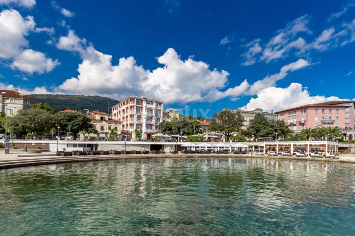 OPATIJA, BREGI - Vila novogradnja u mediteranskom stilu s dvije stambene jedinice, bazenom, gostinjs