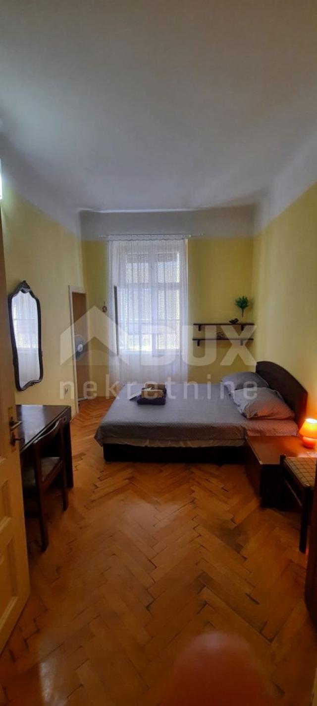 OPATIJA, CENTAR - Stan 100 m2 pođeljen u dva apartmana