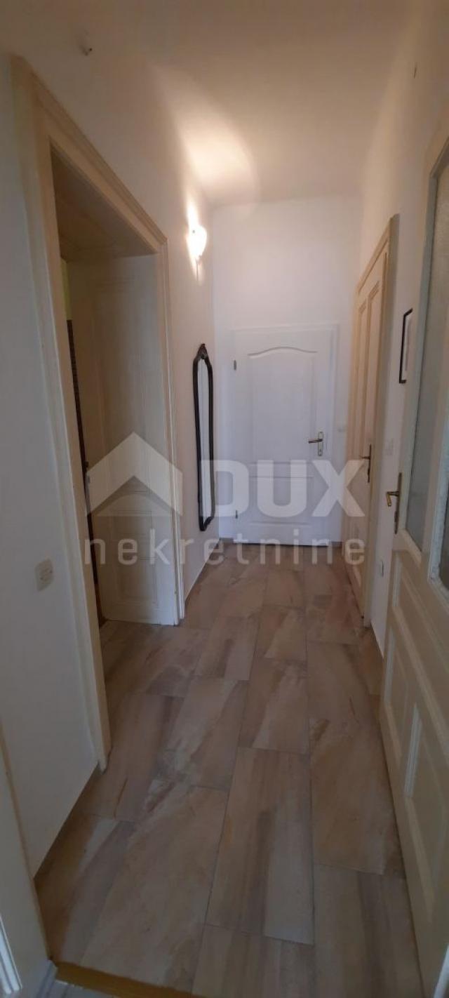 OPATIJA, CENTAR - Stan 100 m2 pođeljen u dva apartmana