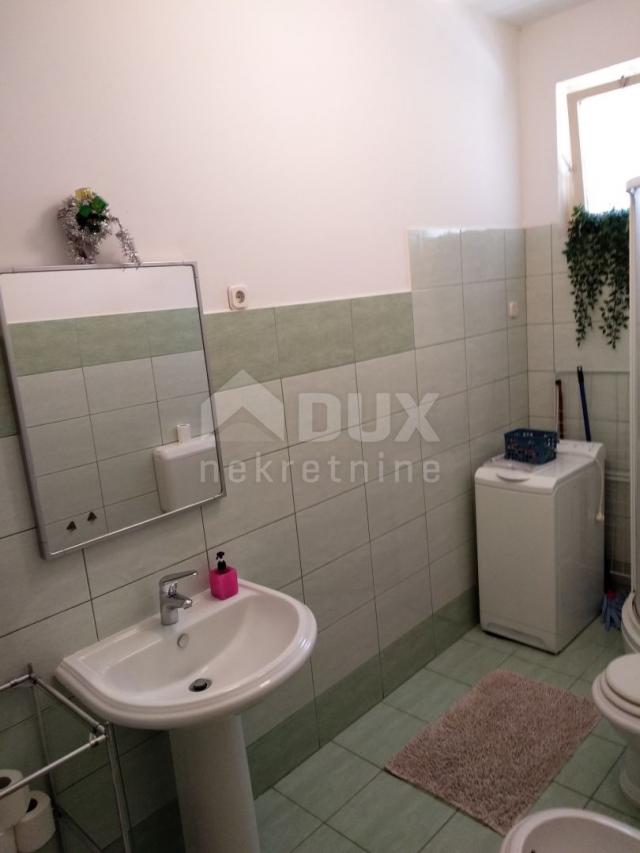 OPATIJA, CENTAR - Stan 100 m2 pođeljen u dva apartmana