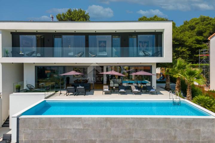 ISTRIA, MEDULIN Exotic villa with panoramic sea views!