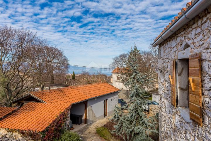 INSEL KRK, Gebiet Malinska - Renoviertes einheimisches Steinhaus mit Meerblick