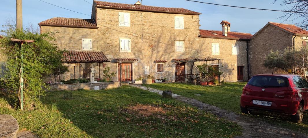 ISTRIEN, BUJE - Steinhaus mit schöner Aussicht