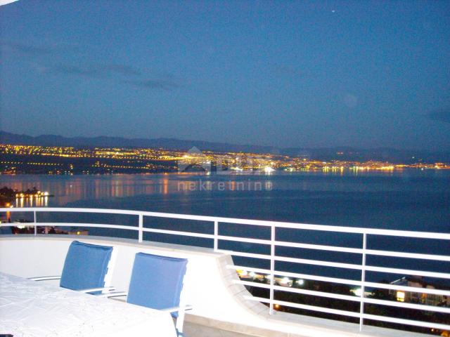 OPATIJA, CENTER - duplex apartment 200m2 on the 2nd floor 3 bedrooms + bathroom with a panoramic vie