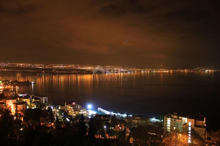 OPATIJA, CENTAR - dvoetažni stan 200m2 na 2. katu 3S+DB s panoramskim pogledom na more + okoliš 100m