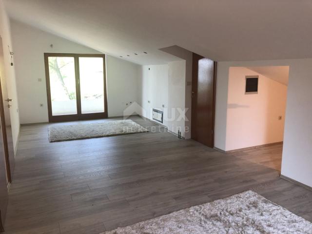 OPATIJA, ZENTRUM - Maisonette-Wohnung 200 m2 im 2. Stock, 3 Schlafzimmer + Badezimmer mit Panoramabl