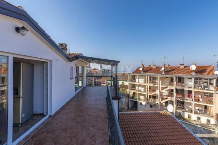 ISTRIEN, POREČ - Penthouse im Stadtzentrum mit Meerblick