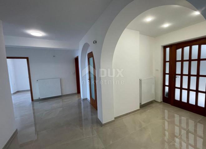 OPATIJA, ZENTRUM - Wohnung 170m2 im 1. Stock 2 Schlafzimmer + Badezimmer mit Panoramablick auf das M