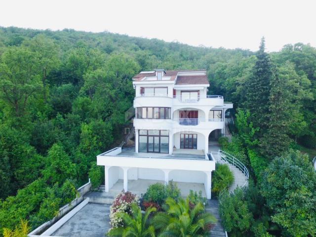 OPATIJA, CENTAR - samostojeća villa 605m2 s pogledom na more + okoliš 600m2