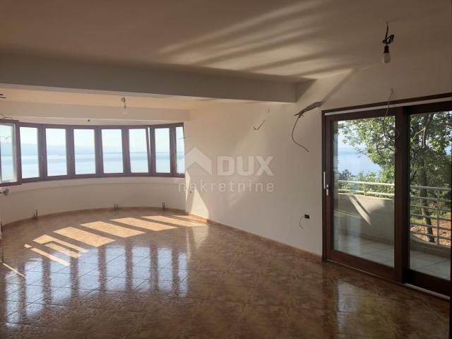 OPATIJA, CENTAR - samostojeća villa 605m2 s pogledom na more + okoliš 600m2