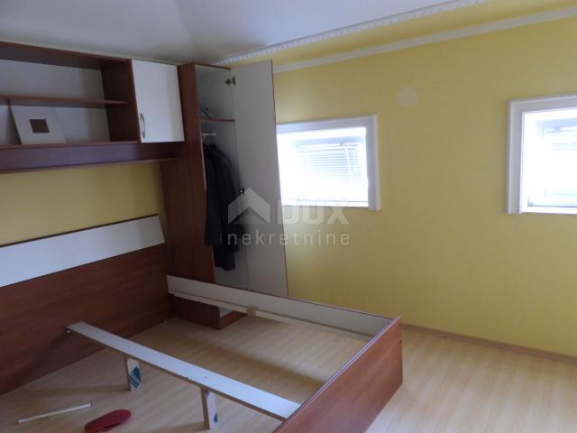 OPATIJA, CENTAR - stan 250m2 s pogledom na more + okoliš