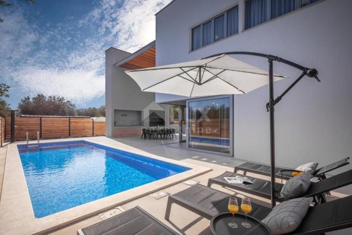 ZADAR, SVETI PETAR NA MORU - Attractive villa on two floors