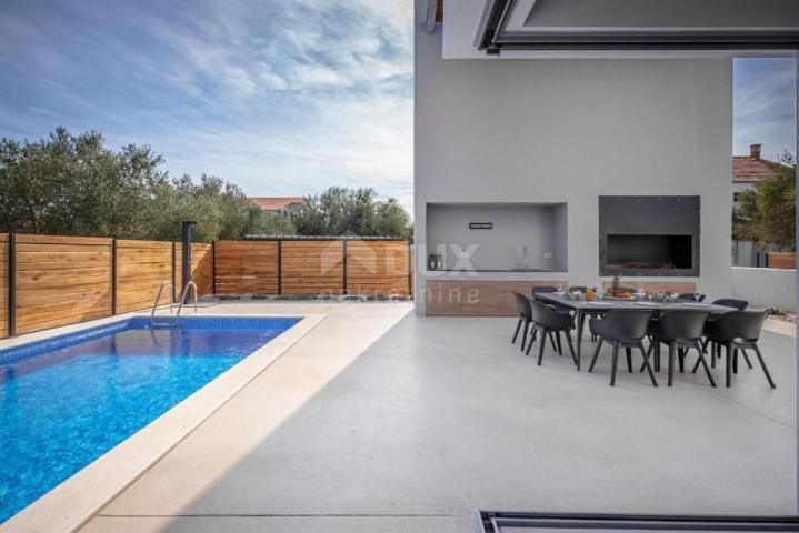 ZADAR, SVETI PETAR NA MORU - Attractive villa on two floors