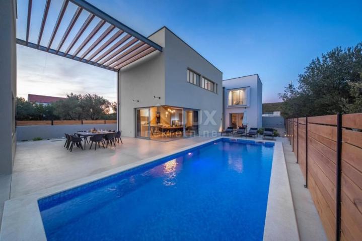 ZADAR, SVETI PETAR NA MORU - Attractive villa on two floors