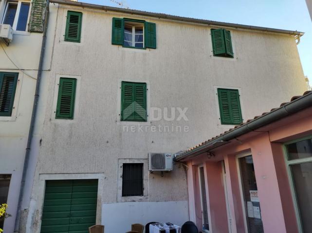 ŠIBENIK - semi-detached house in the center