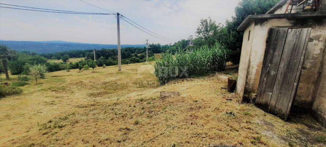 ISTRIEN, PIĆAN - Anwesen mit 3200m2 Garten und 340m2 Wohnfläche mit freiem Blick auf die Natur