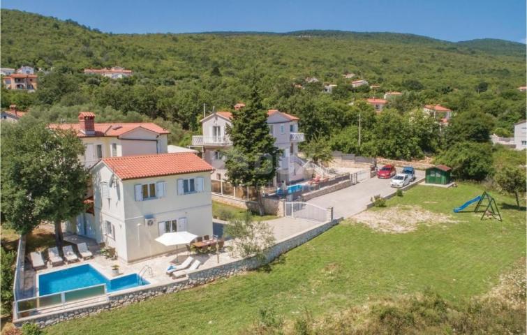 ISTRA, RABAC - Kuća za odmor s bazenom i pogledom na more