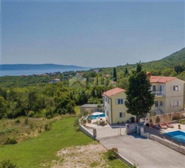 ISTRA, RABAC - Kuća za odmor s bazenom i pogledom na more