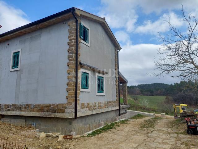 ISTRA, PAZIN - Samostojeća kuća s bazenom 