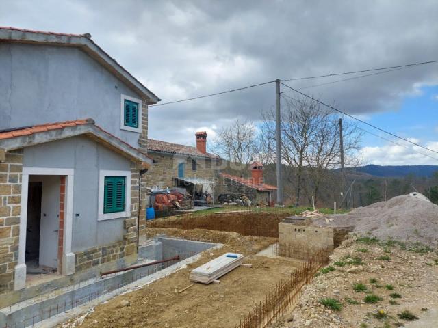 ISTRA, PAZIN - Samostojeća kuća s bazenom 