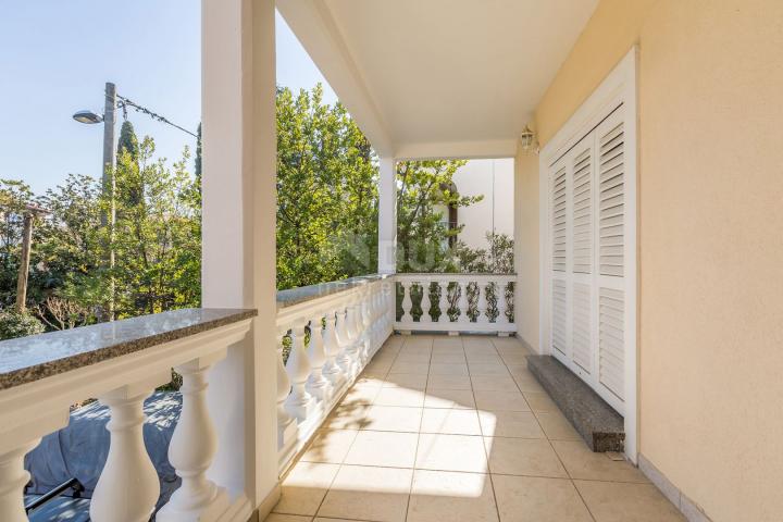 OTOK KRK, MALINSKA - apartman prvi red od mora