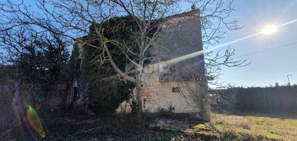 ISTRIEN, TINJAN - Steinhaus zum Renovieren, Möglichkeit zum Bau von 5 Wohneinheiten