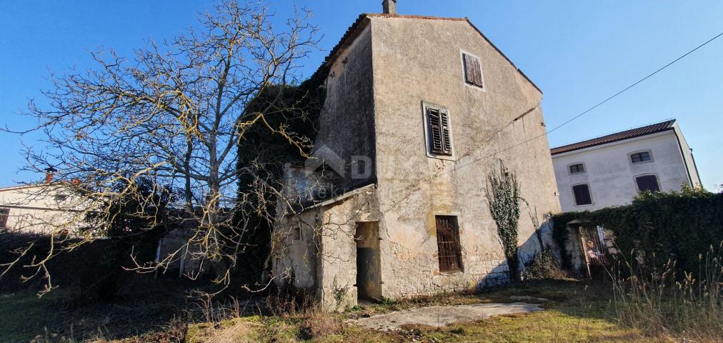 ISTRIEN, TINJAN - Steinhaus zum Renovieren, Möglichkeit zum Bau von 5 Wohneinheiten