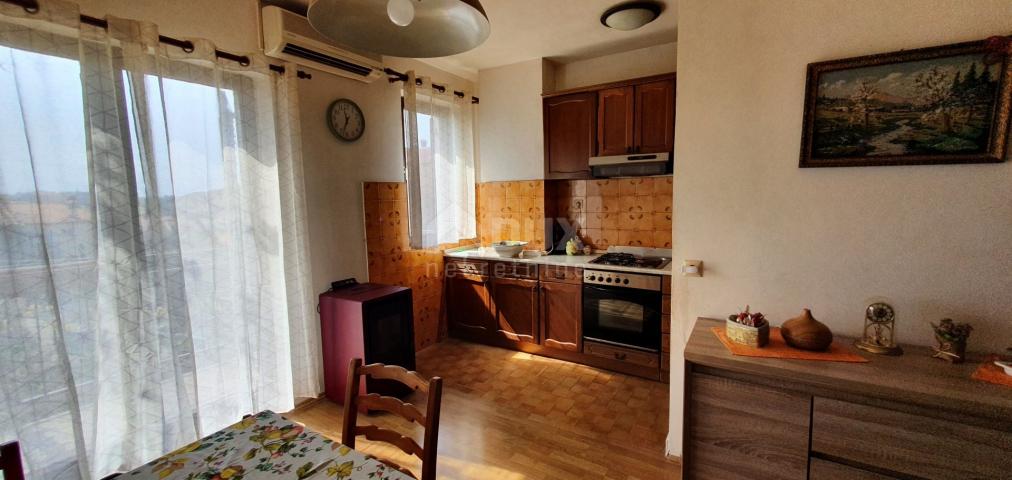 ISTRIA, ROVINJ - Two apartments with large garden and garage 600m from the sea