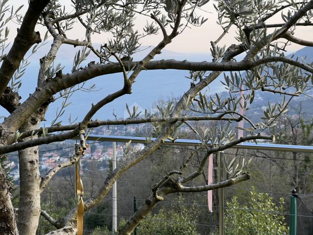 OPATIJA, POLJANE - Rustic villa of 300m2 with panoramic views of the Kvarner Bay