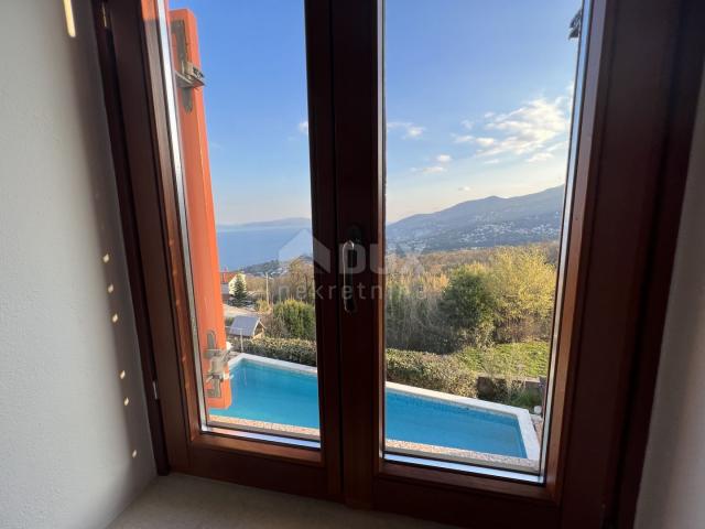 OPATIJA, POLJANE - Rustic villa of 300m2 with panoramic views of the Kvarner Bay