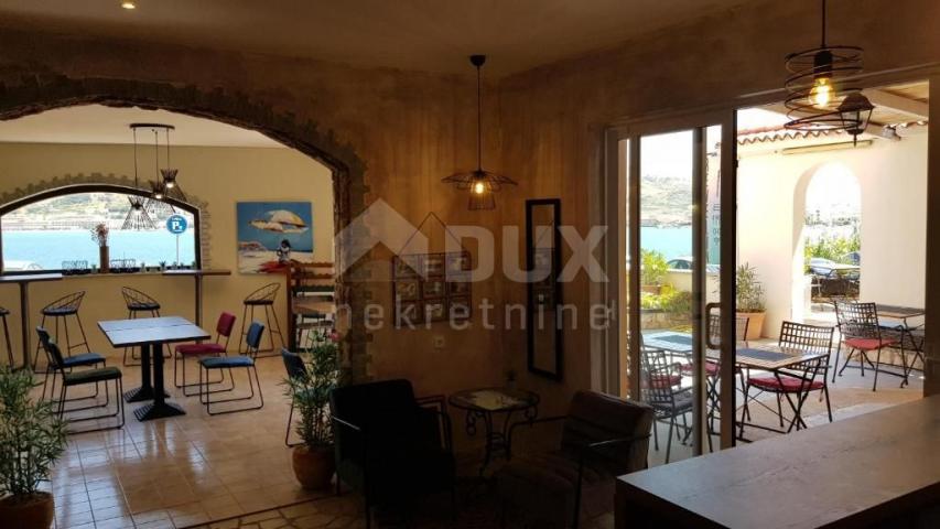 OTOK PAG, GRAD PAG - Apartmanska vila prvi red do mora