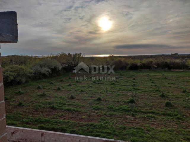 ISTRIA, VODNJAN - Semi-detached villa under construction with pool and sea view