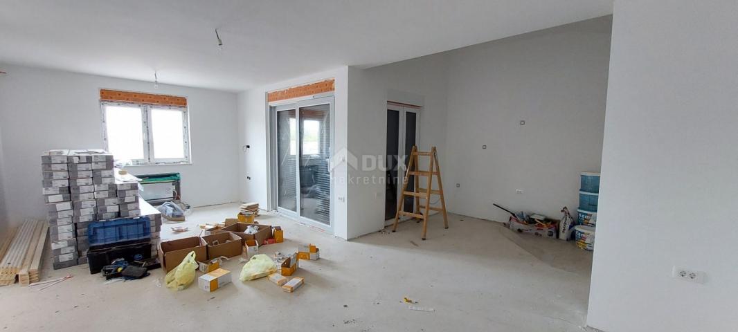 ISTRIA, VODNJAN - Semi-detached villa under construction with pool and sea view