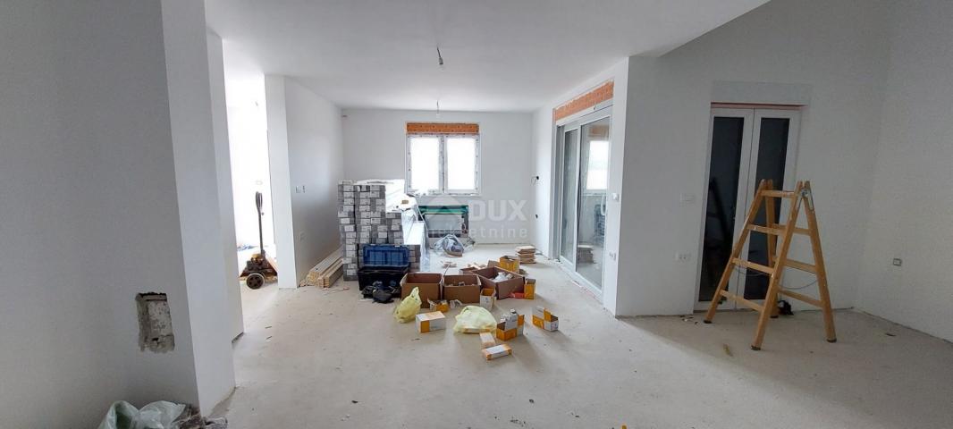 ISTRIA, VODNJAN - Semi-detached villa under construction with pool and sea view