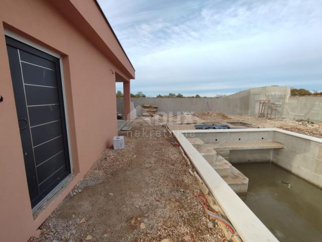 ISTRIA, VODNJAN - Semi-detached villa under construction with pool and sea view