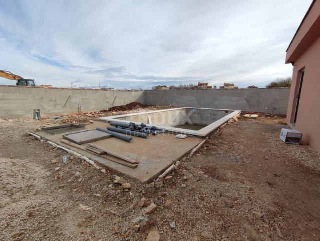 ISTRIA, VODNJAN - Semi-detached villa under construction with pool and sea view