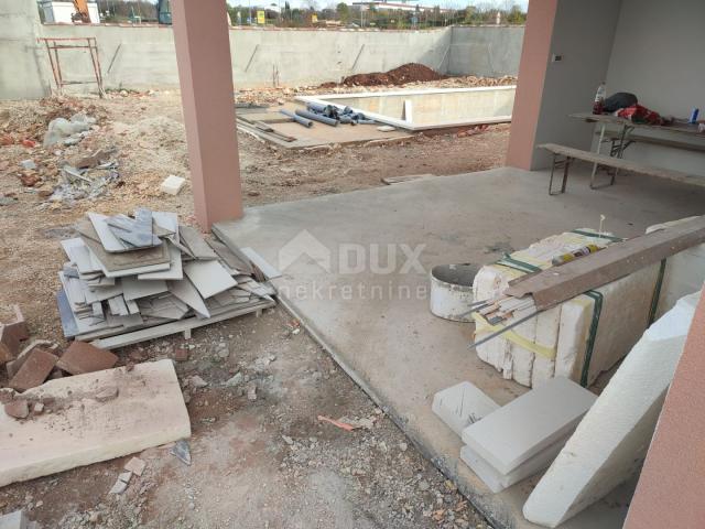 ISTRIEN, VODNJAN - Doppelhaushälfte im Bau mit Pool und Meerblick