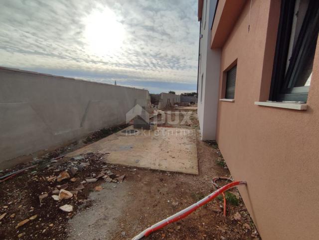 ISTRIA, VODNJAN - Semi-detached villa under construction with pool and sea view