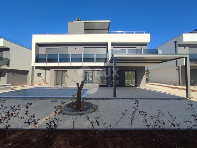 ISTRIA, BANJOLE - Modern villa with sea view