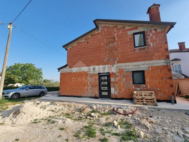 ISTRIA, POREČ - House under construction with two apartments and a swimming pool