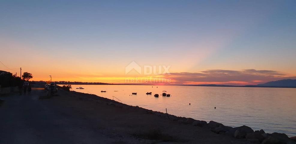 ZADAR, NIN - Mehrfamilienhaus am Strand