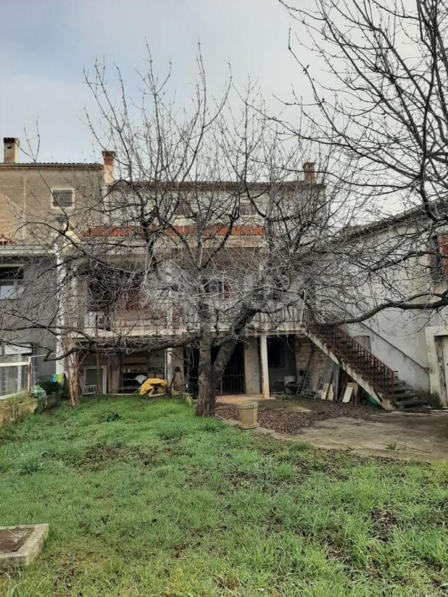 ISTRA, BALE - Kuća za renovaciju!