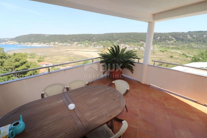 RAB, SUPETARSKA DRAGA- villa and apartment house in a great location