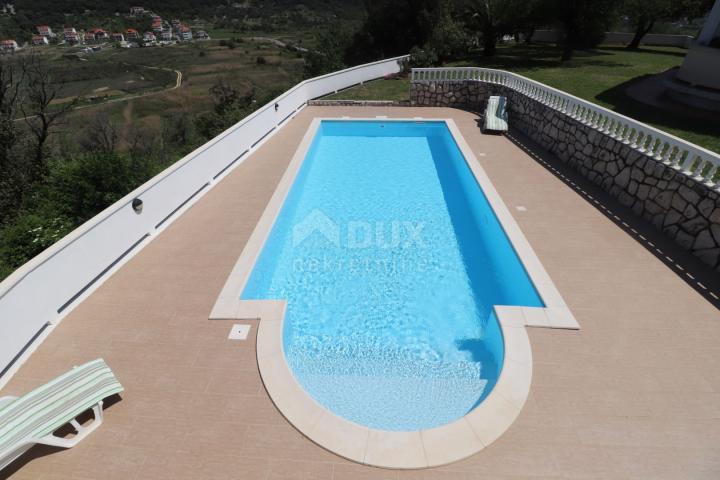 RAB, SUPETARSKA DRAGA- villa and apartment house in a great location