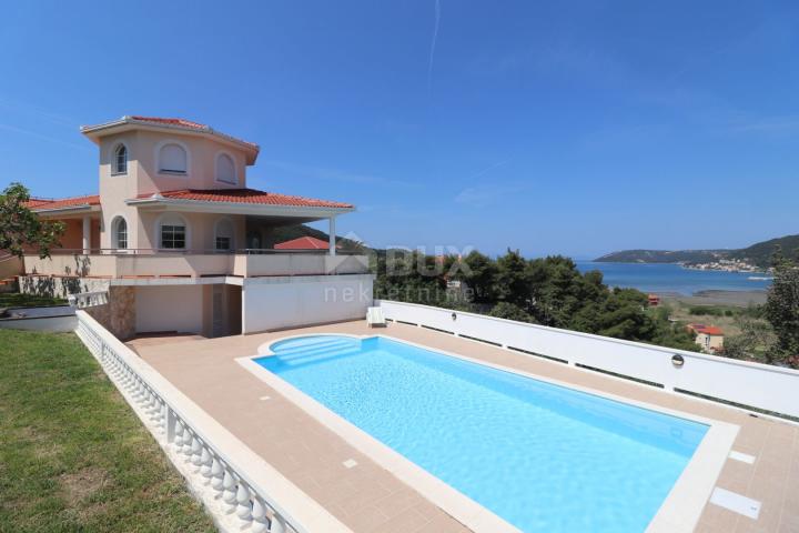 RAB, SUPETARSKA DRAGA- villa and apartment house in a great location