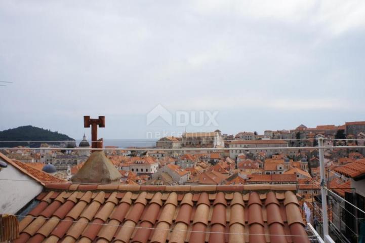 DUBROVNIK, STARI GRAD - Kuća u starogradskoj jezgri s pogledom na more 