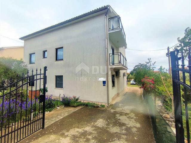 ISTRIA, MEDULIN - House with 4 apartments in a prime location