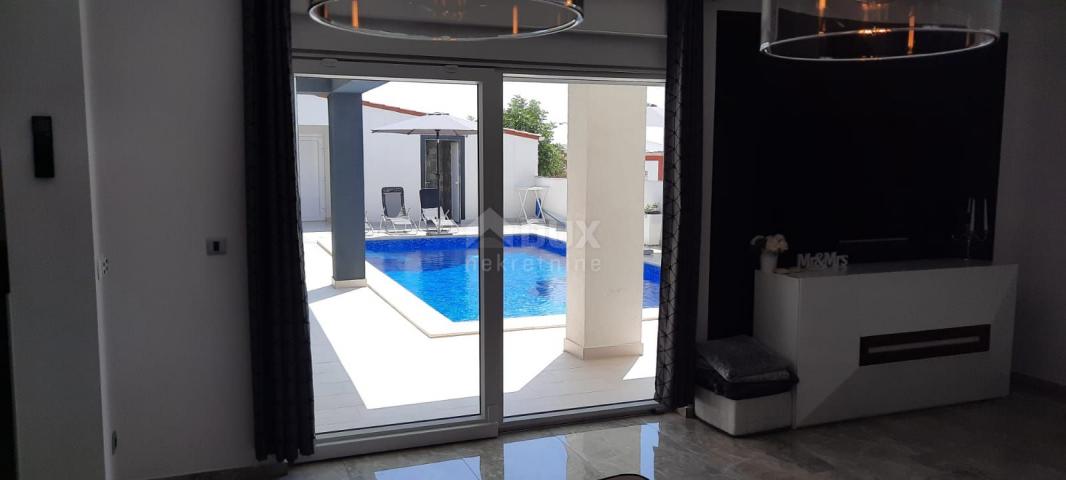 ISLAND OF PAG, POVLJANA - New modern villa with pool