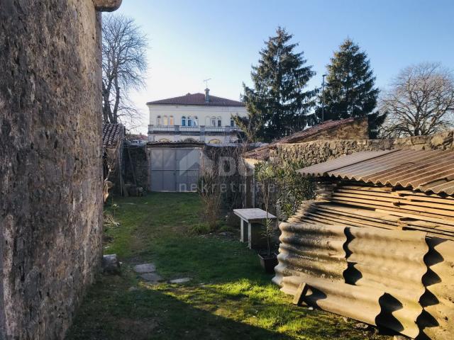 ISTRIA, GRAČIŠĆE - House in the center of the village